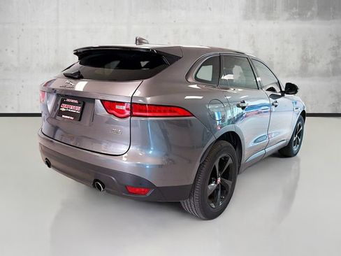 Used 2017 Jaguar F-PACE Premium image 5