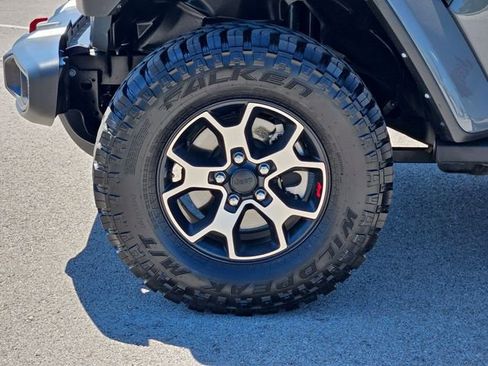 Used 2021 Jeep Wrangler Unlimited Rubicon AWD/4WD image 12