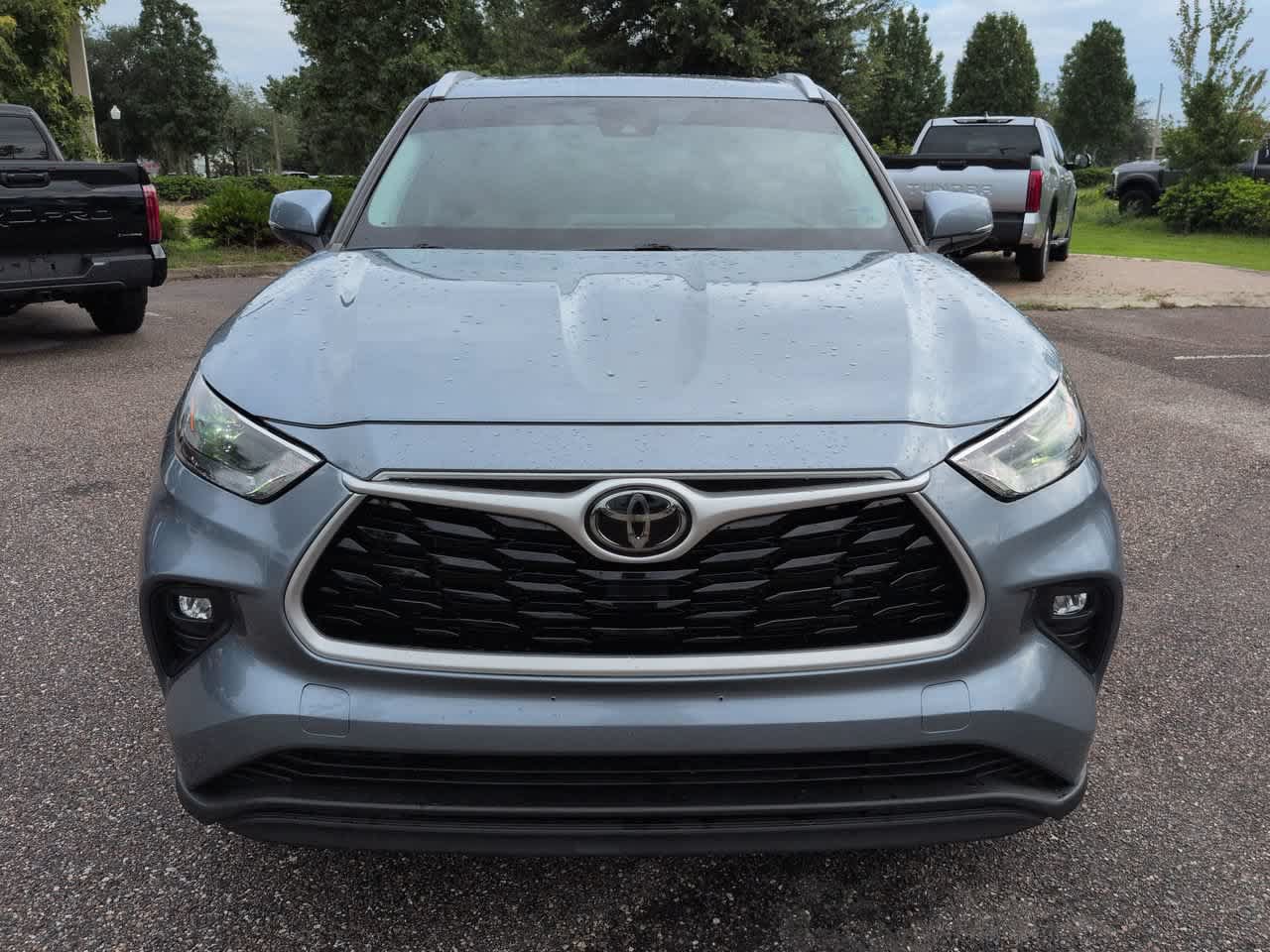 Used 2022 Toyota Highlander XLE FWD image 9