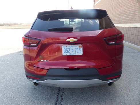 Used 2023 Chevrolet Blazer LT w/ Sound & Technology Package FWD image 8