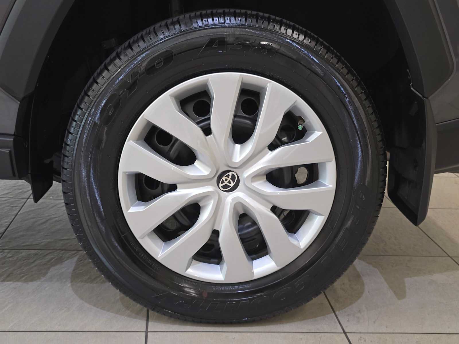 Certified 2025 Toyota RAV4 LE AWD/4WD image 8