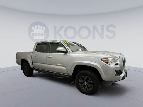 Used 2022 Toyota Tacoma SR5 AWD/4WD image 10