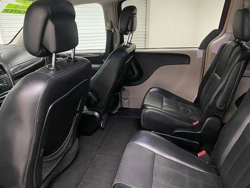 Used 2012 Chrysler Town & Country Touring w/ Entertainment Group #1 image 11