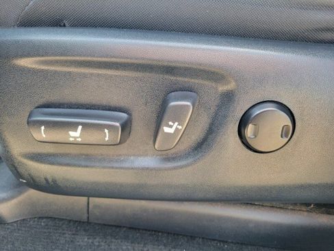 Used 2016 Toyota 4Runner SR5 AWD/4WD image 12