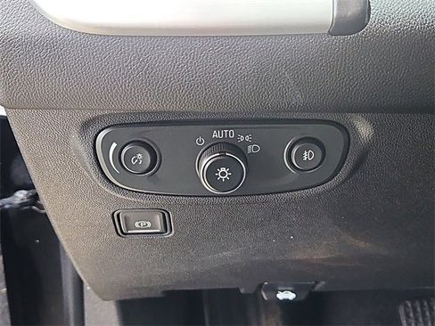 Used 2024 GMC Terrain SLT image 17