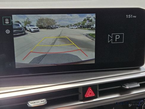 Certified 2025 Kia Sorento LX image 23