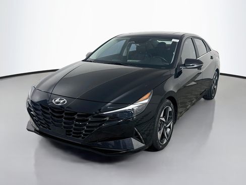 Used 2023 Hyundai Elantra Limited FWD image 4