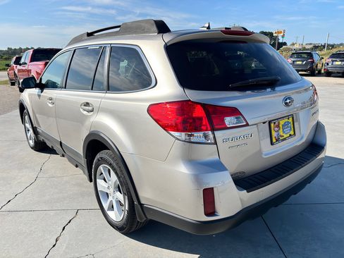Used 2014 Subaru Outback 2.5i Premium image 6