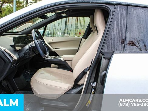 Used 2023 BMW iX xDrive50 image 16