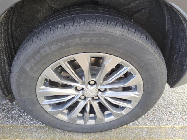 Used 2024 Cadillac XT4 Premium Luxury w/ Cold Weather Package FWD image 16