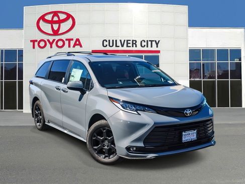 New 2026 Toyota Sienna XLE Woodland Edition AWD/4WD image 1