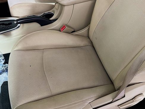 Used 2013 Chrysler 200 Touring image 18