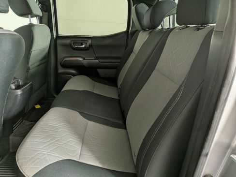 Used 2021 Toyota Tacoma TRD Off-Road image 29