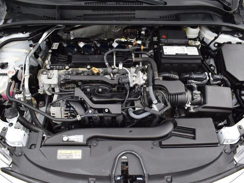 Used 2025 Toyota Corolla LE FWD image 9