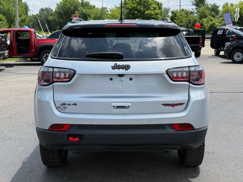 Used 2025 Jeep Compass Trailhawk AWD/4WD image 7