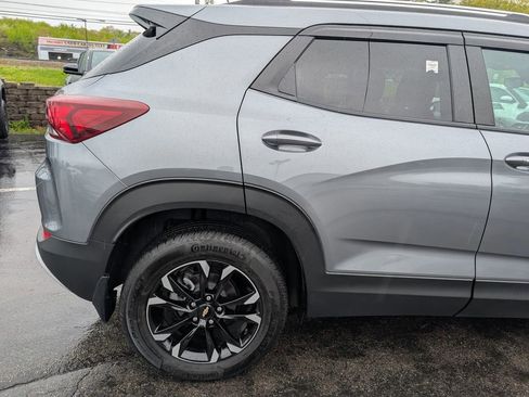Used 2022 Chevrolet TrailBlazer LT w/ LPO, Blackout Package AWD/4WD image 8