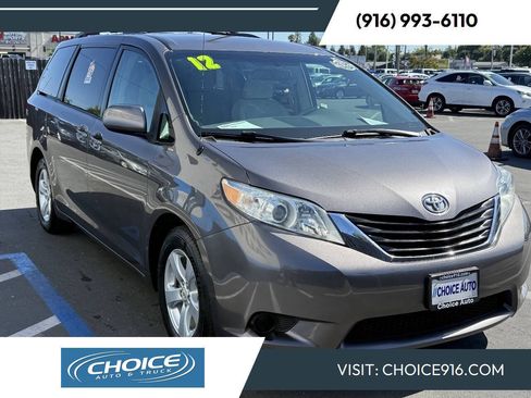 Used 2012 Toyota Sienna LE w/ Towing Pkg FWD image 1