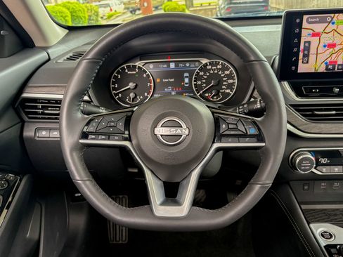 Used 2025 Nissan Altima 2.5 SL AWD/4WD image 27