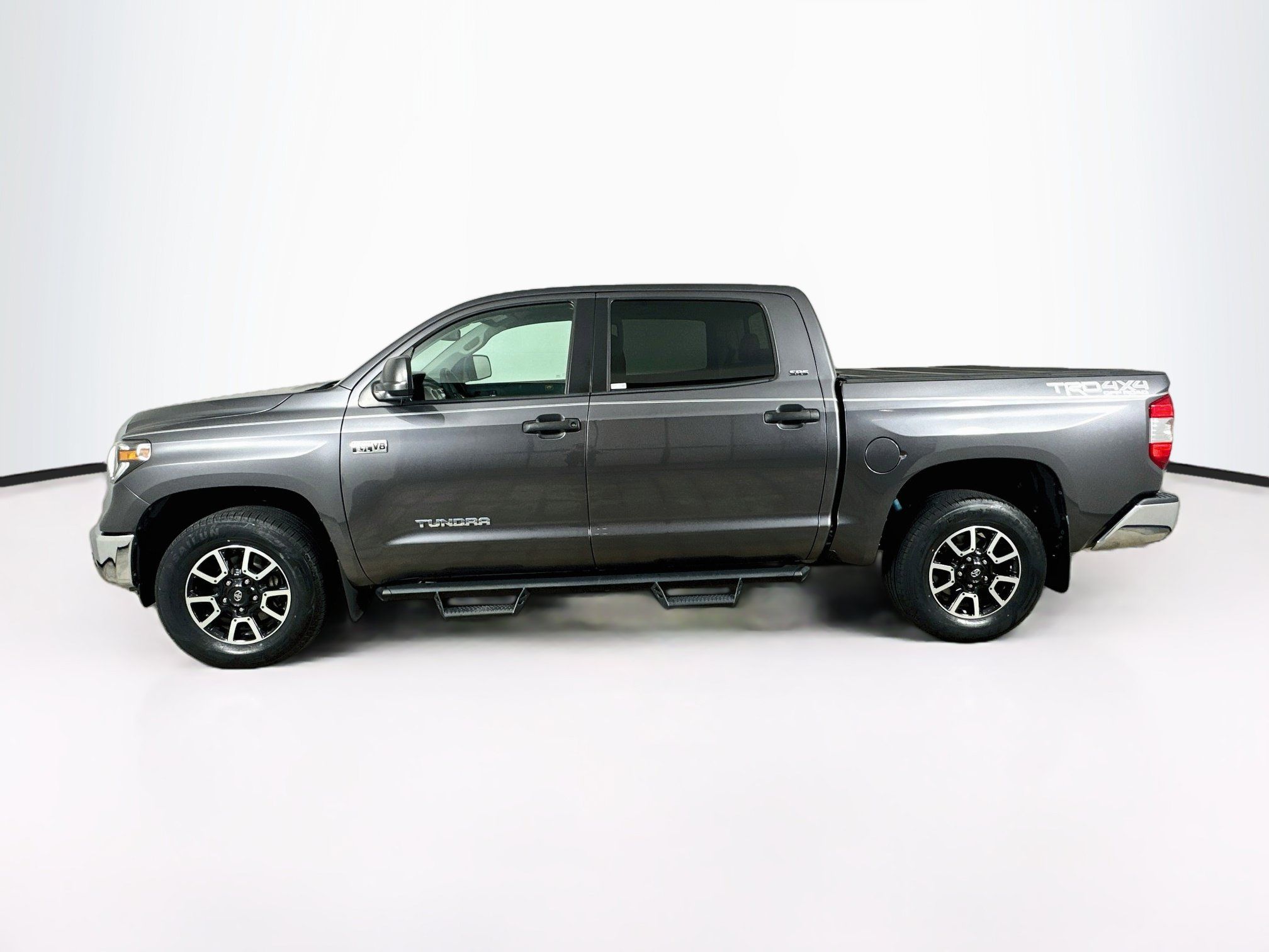 Used 2019 Toyota Tundra SR5 AWD/4WD image 4