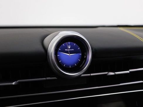 Used 2024 Maserati Grecale Trofeo AWD/4WD image 23