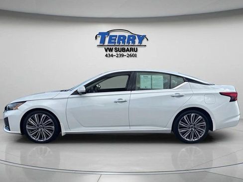 Used 2024 Nissan Altima 2.5 SL image 3