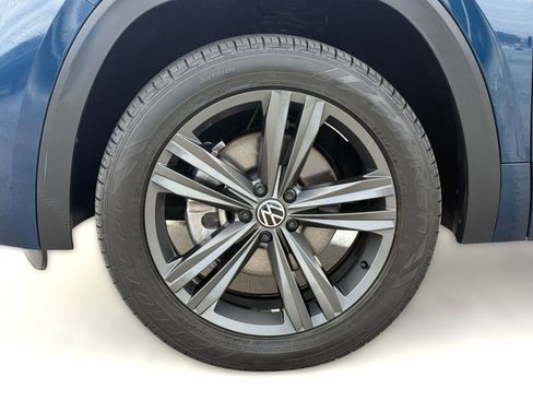 Used 2022 Volkswagen Atlas SEL R-Line image 10