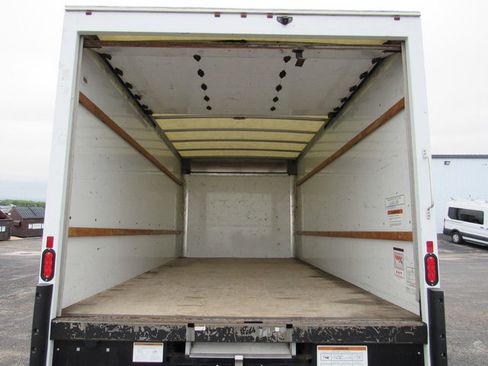 Used 2021 GMC Savana 3500 Extended w/ Power Convenience Package RWD image 17