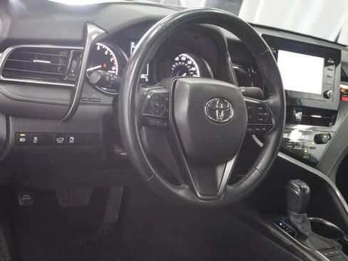 Used 2024 Toyota Camry SE FWD image 5