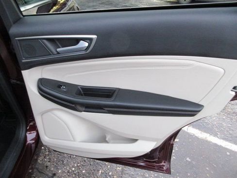 Used 2024 Ford Edge Titanium image 30