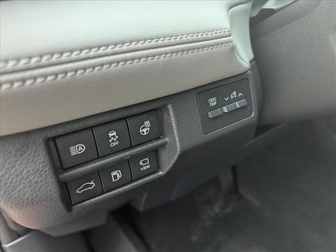 Used 2020 Toyota Avalon Limited w/ Advanced Safety Package image 30