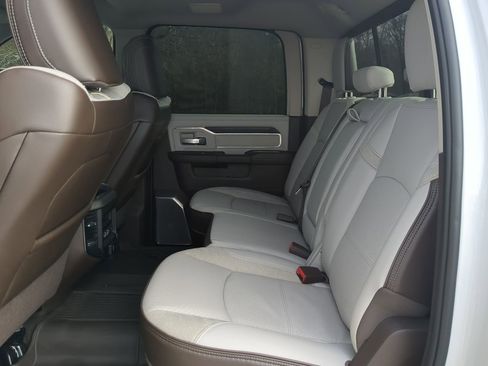 Used 2025 RAM 3500 Laramie image 12