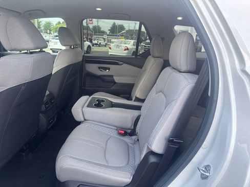 Used 2023 Honda Pilot LX image 27