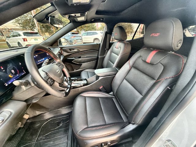 Certified 2025 Chevrolet Trax RS w/ Sunroof Package FWD image 18
