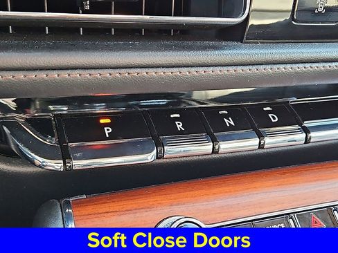 Used 2020 Lincoln Aviator Reserve w/ Equipment Group 202A image 17