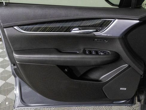 Used 2021 Cadillac XT6 Premium Luxury image 35