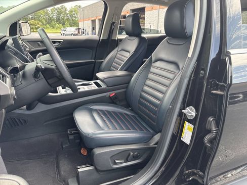 Certified 2022 Ford Edge SEL w/ Sport Appearance Package AWD/4WD image 17