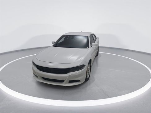 Used 2022 Dodge Charger SXT image 4