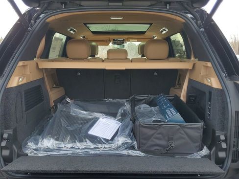 New 2026 Land Rover Range Rover Long Wheelbase SE image 26