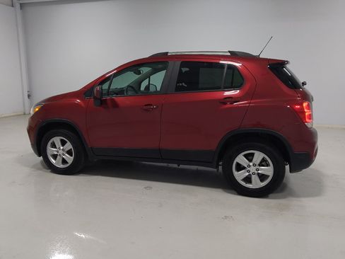 Used 2022 Chevrolet Trax LT w/ Driver Confidence Package AWD/4WD image 3