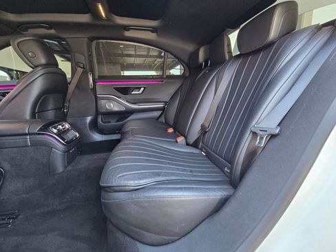 Used 2022 Mercedes-Benz S 500 4MATIC w/ AMG Line Package image 17