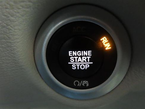 Used 2023 Chrysler Voyager LX FWD image 18