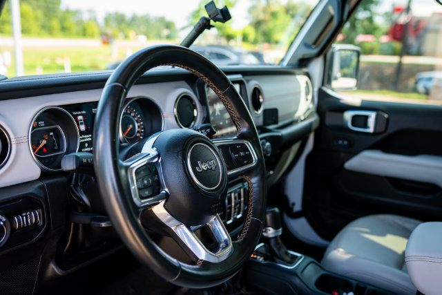 Used 2022 Jeep Gladiator Overland AWD/4WD image 28