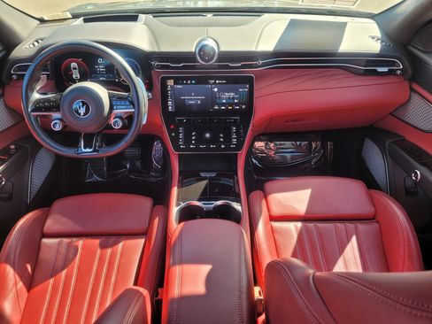 Used 2023 Maserati Grecale Modena AWD/4WD image 10