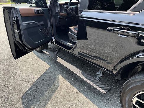Used 2024 Ford Bronco Outer Banks AWD/4WD image 25