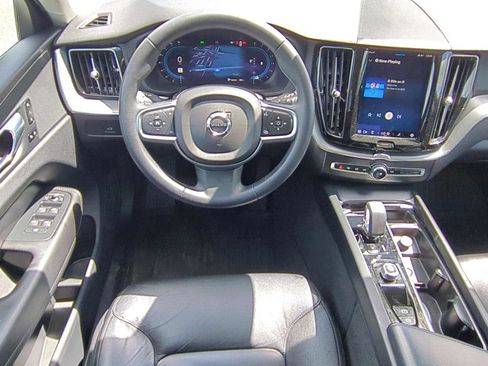Certified 2023 Volvo XC60 B5 Core w/ Climate Package AWD/4WD image 13