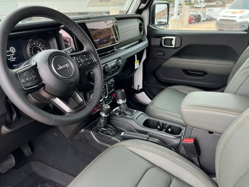 New 2026 Jeep Gladiator Mojave AWD/4WD image 15