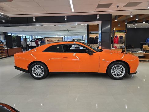 New 2025 Dodge Charger R/T w/ Quick Order Package 25M R/T image 2