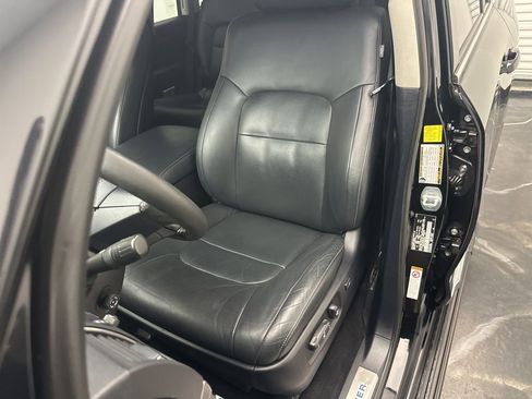 Used 2016 Toyota Land Cruiser image 17