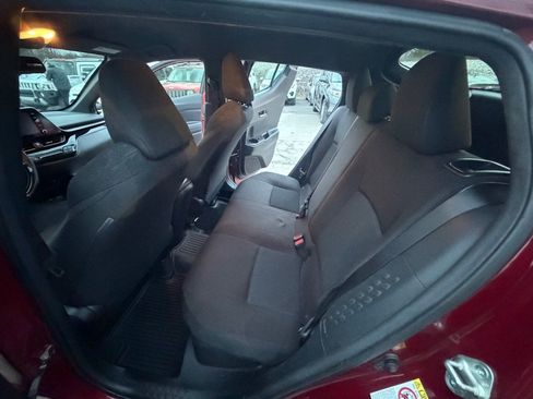 Used 2019 Toyota C-HR XLE FWD image 12