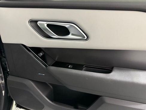 Certified 2025 Land Rover Range Rover Velar Dynamic SE image 30